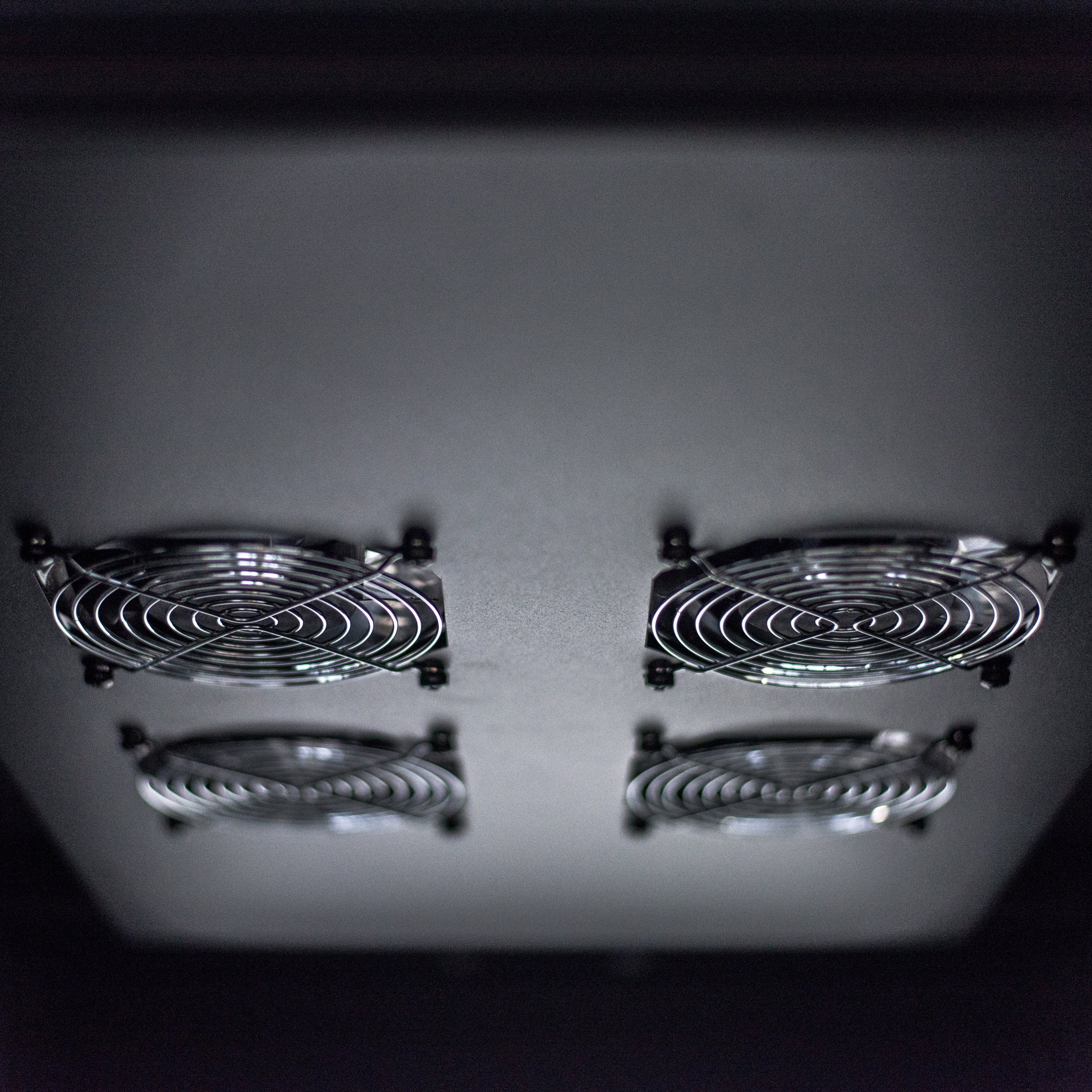 Serveredge 18RU 800mm Wide & 800mm Deep Fully Assembled Free Standing Server Cabinet