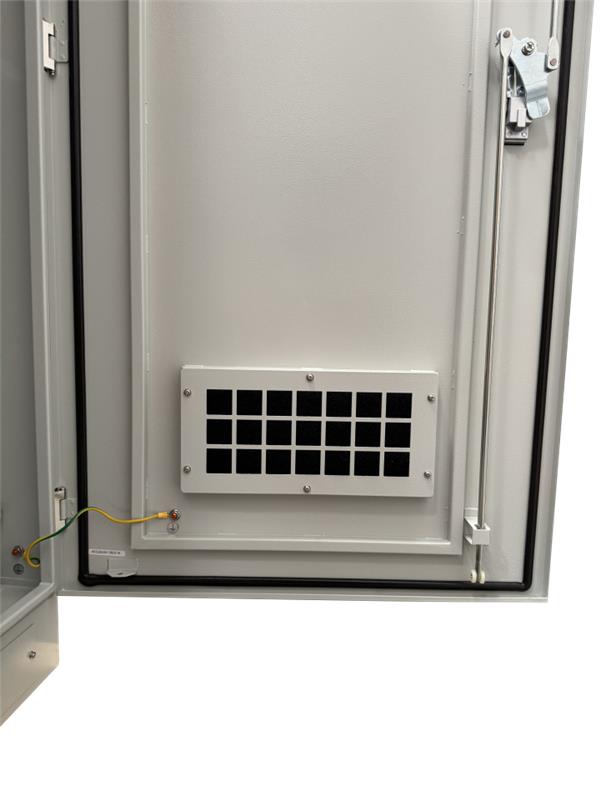 Serveredge 27RU IP55 Rated 600mm Wide & 600mm Deep Free Standing Data Cabinet