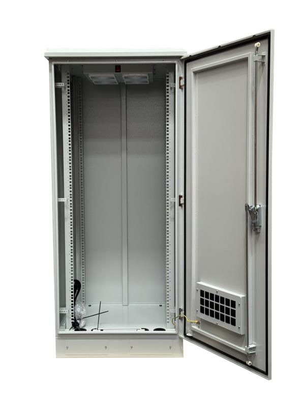 Serveredge 27RU IP55 Rated 600mm Wide & 600mm Deep Free Standing Data Cabinet