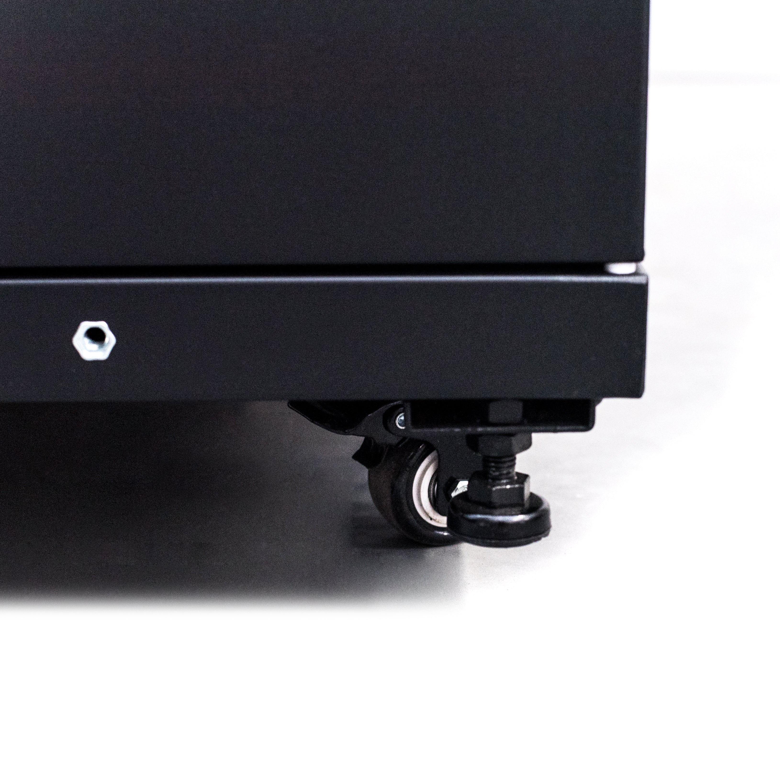 Serveredge 18RU 800mm Wide & 800mm Deep Fully Assembled Free Standing Server Cabinet